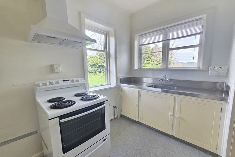 Photo of property in 40 Sunshine Avenue, Karori, Wellington, 6012