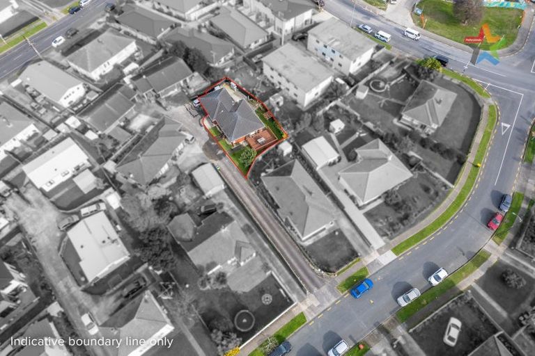 Photo of property in 2/8 Hewer Crescent, Naenae, Lower Hutt, 5011