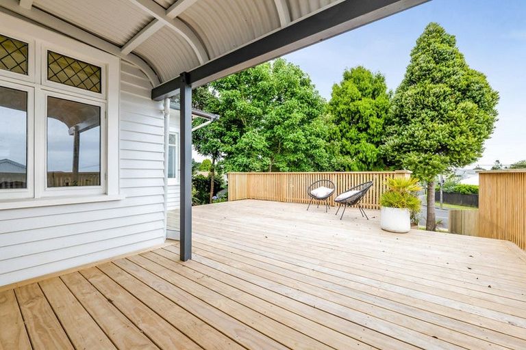 Photo of property in 407 Carrington Street, Upper Vogeltown, New Plymouth, 4310