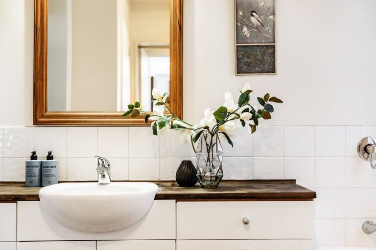 Photo of property in 6 Forest Hill Road, Henderson, Auckland, 0612