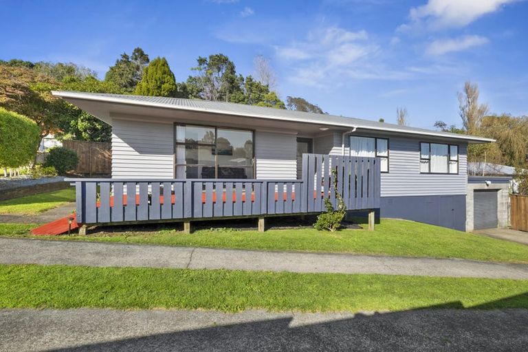 Photo of property in 4 Ward Place, Marfell, New Plymouth, 4310