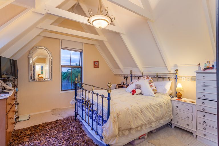 Photo of property in 39 Kohu Road, Titirangi, Auckland, 0604