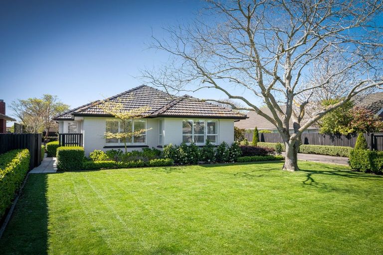Photo of property in 210 Wairakei Road, Bryndwr, Christchurch, 8053