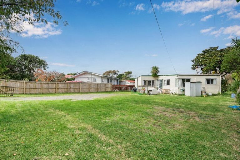Photo of property in 16 Walton Road, Paraparaumu Beach, Paraparaumu, 5032
