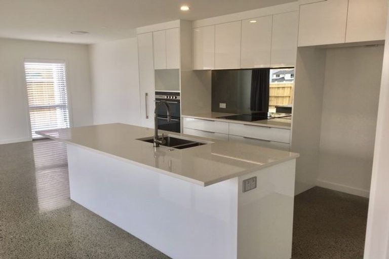 Photo of property in 7 Farnworth Terrace, Churton Park, Wellington, 6037