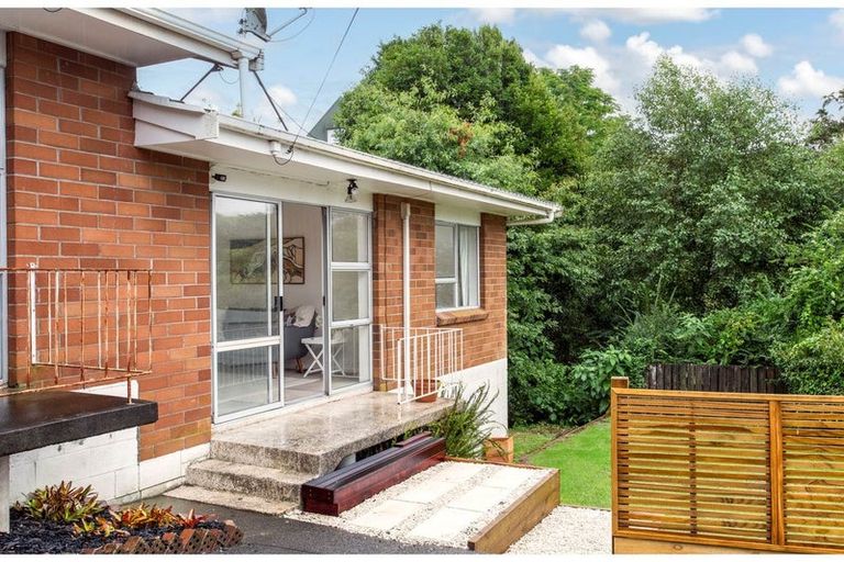 Photo of property in 2/20 Hinau Street, New Lynn, Auckland, 0600