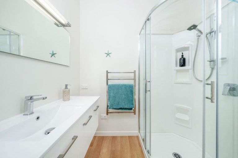 Photo of property in 17 Daniels Terrace, Wanaka, 9305