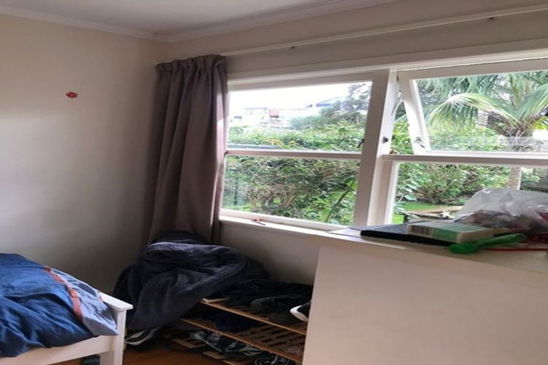 Photo of property in 13 Jellicoe Road, Murrays Bay, Auckland, 0630