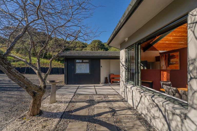 Photo of property in 16 Tarapatiki Drive, Whitianga, 3510