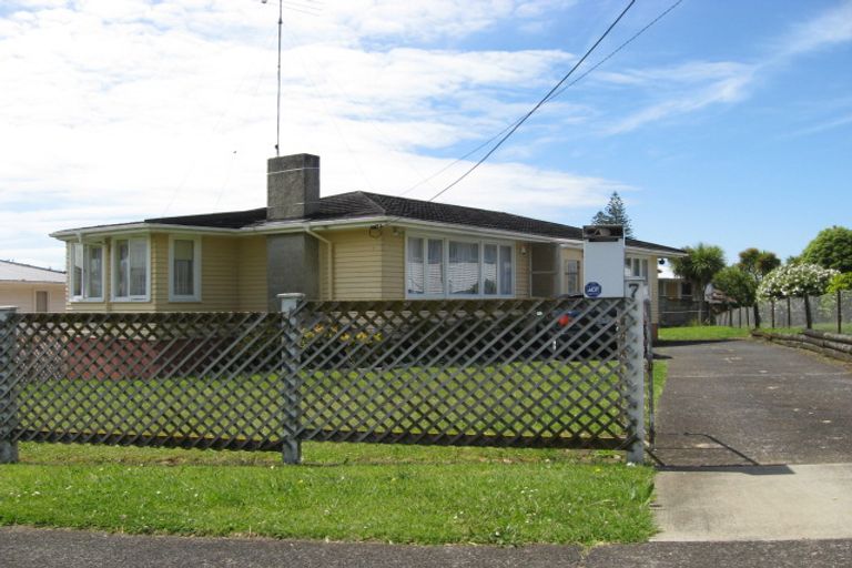 Photo of property in 7 Mountain Road, Mangere Bridge, Auckland, 2022