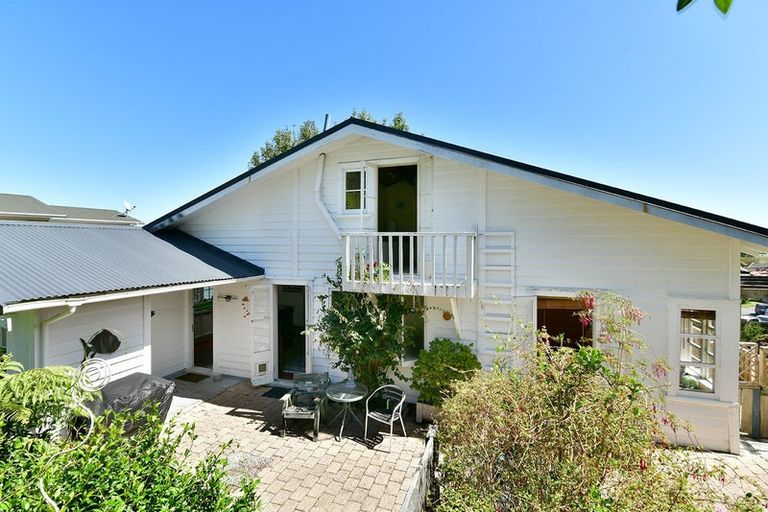 Photo of property in 13 Porter Crescent, Helensville, 0800