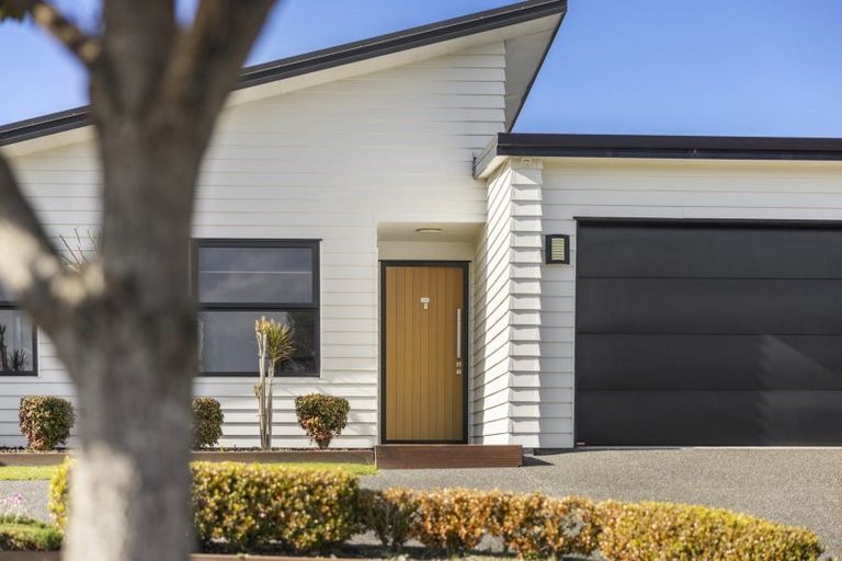 Photo of property in 79 Sandhurst Drive, Papamoa Beach, Papamoa, 3118