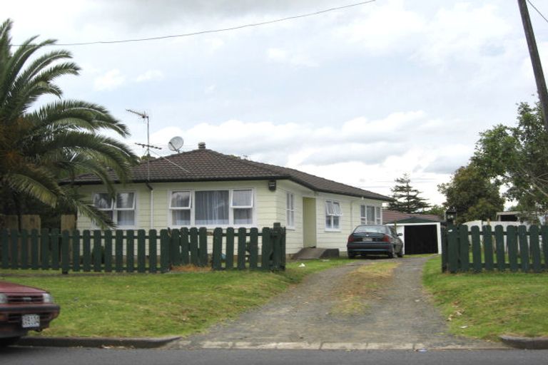 Photo of property in 56 Kayes Road, Pukekohe, 2120