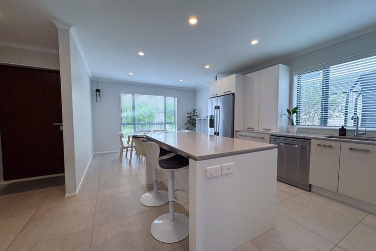 Photo of property in 24 Arthur Rolfe Lane, Swanson, Auckland, 0614