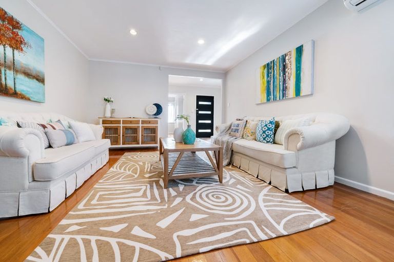 Photo of property in 26 Miller Road, Mangere Bridge, Auckland, 2022