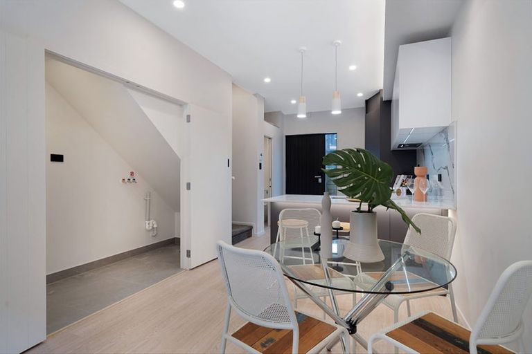 Photo of property in 10/52 Newington Road, Henderson, Auckland, 0612