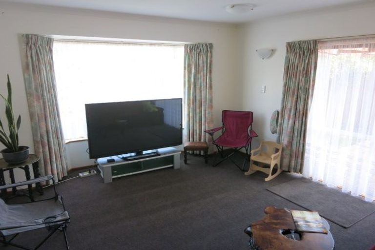 Photo of property in 104 Yaldhurst Road, Sockburn, Christchurch, 8042