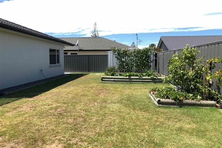 Photo of property in 17 Drake Crescent, Awatoto, Napier, 4110