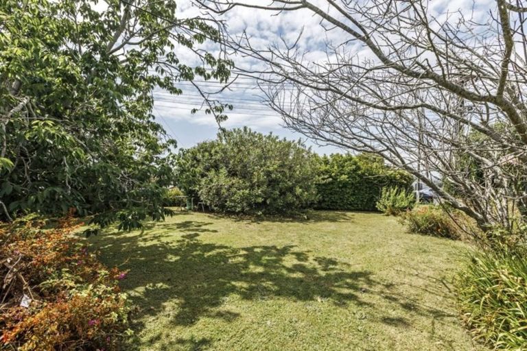 Photo of property in 156 Sunset Road, Unsworth Heights, Auckland, 0632