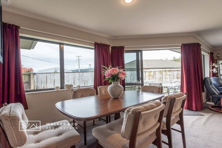 Photo of property in 2 Evergreen Crescent, Trentham, Upper Hutt, 5018