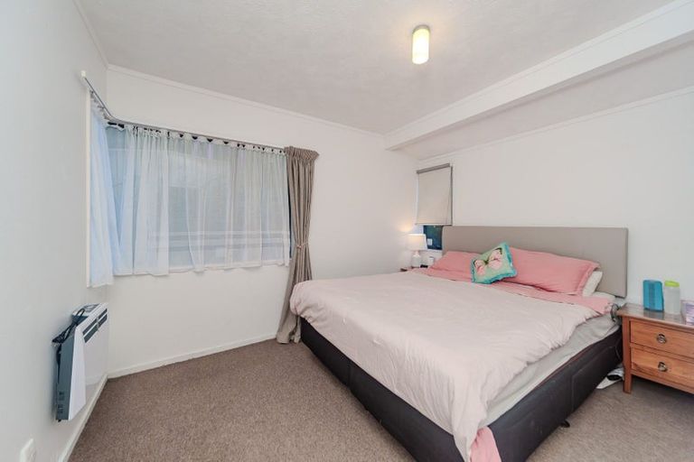 Photo of property in 5 Peter Button Place, Johnsonville, Wellington, 6037