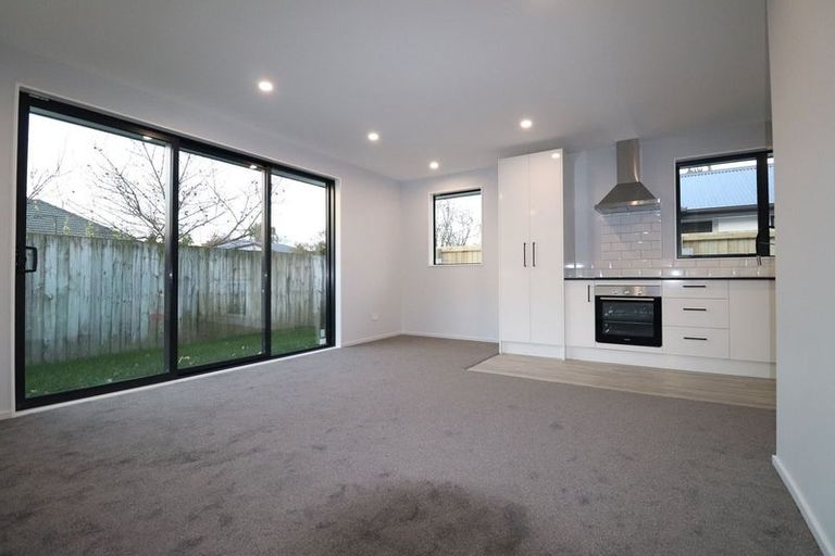 Photo of property in 30a/4 Northcote Road, Northcote, Christchurch, 8052