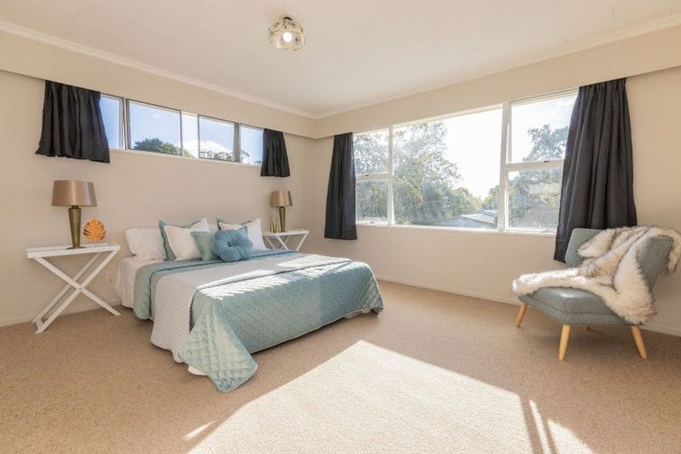 Photo of property in 1 Guernsey Place, Fitzherbert, Palmerston North, 4410