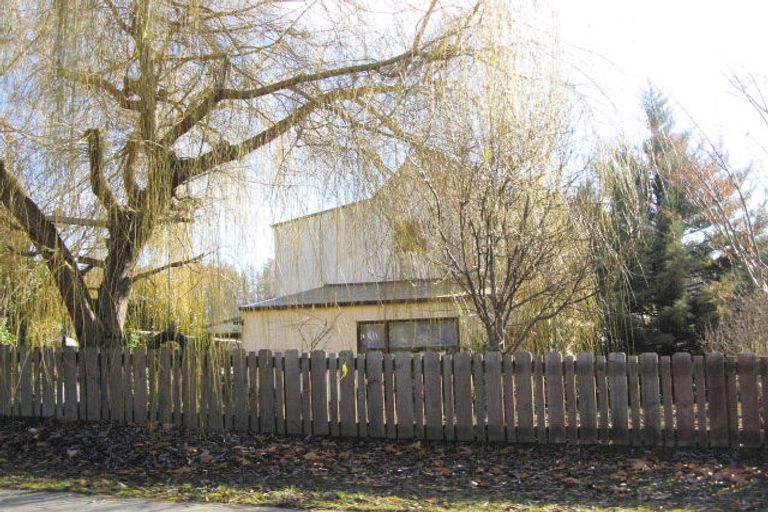 Photo of property in 8 Heuchan Lane, Wanaka, 9305