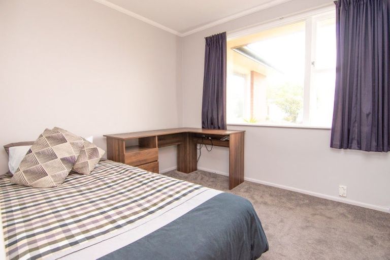 Photo of property in 10 Piper Place, Roslyn, Palmerston North, 4414