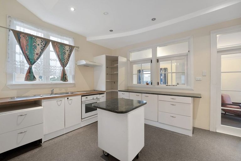 Photo of property in 3 Victoria Street, Hawera, 4610