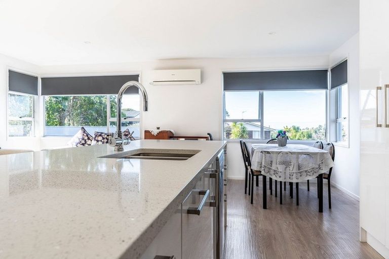 Photo of property in 1 Intrepid Place, Torbay, Auckland, 0630