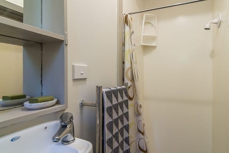 Photo of property in 12f3 Norna Crescent, Kelburn, Wellington, 6012