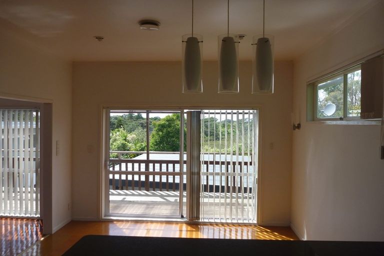 Photo of property in 21 Lake Road, Northcote, Auckland, 0627