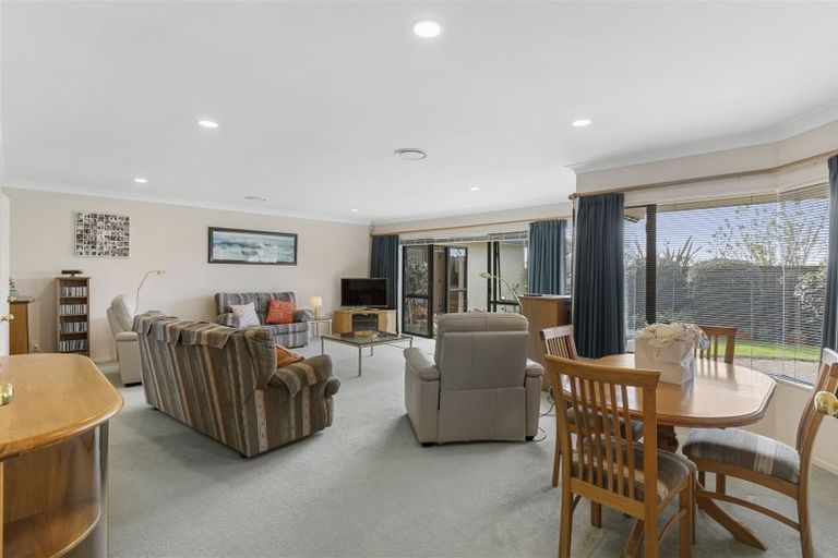 Photo of property in 12 Moy Place, East Tamaki Heights, Auckland, 2016