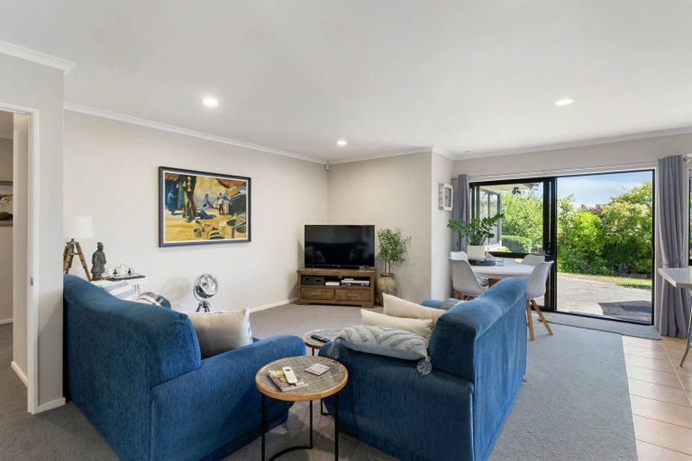 Photo of property in 4 Mullagh Place, East Tamaki Heights, Auckland, 2016