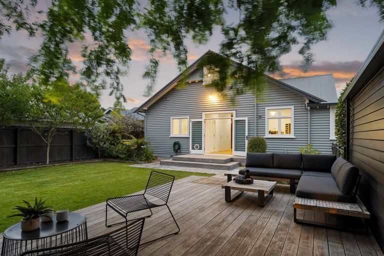 Photo of property in 86 Saint Martins Road, Saint Martins, Christchurch, 8022