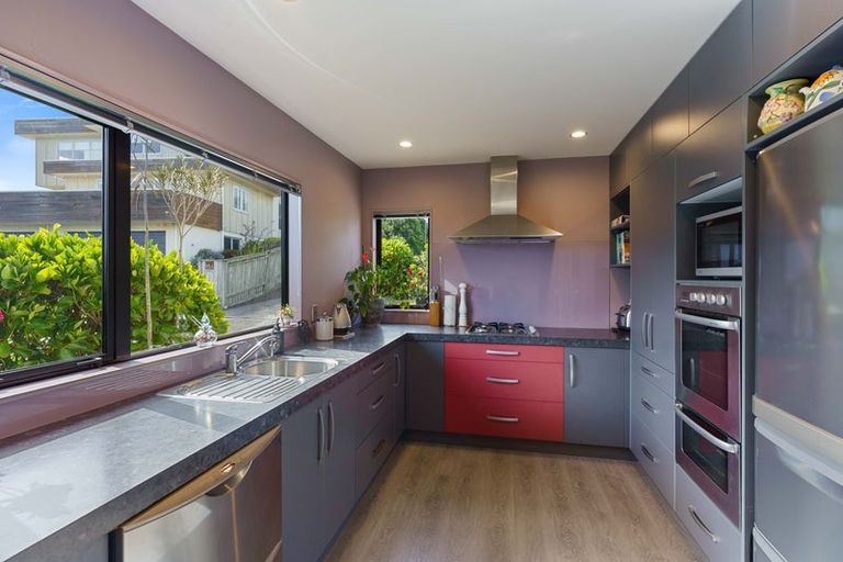 Photo of property in 148 Field Way, Waikanae Beach, Waikanae, 5036