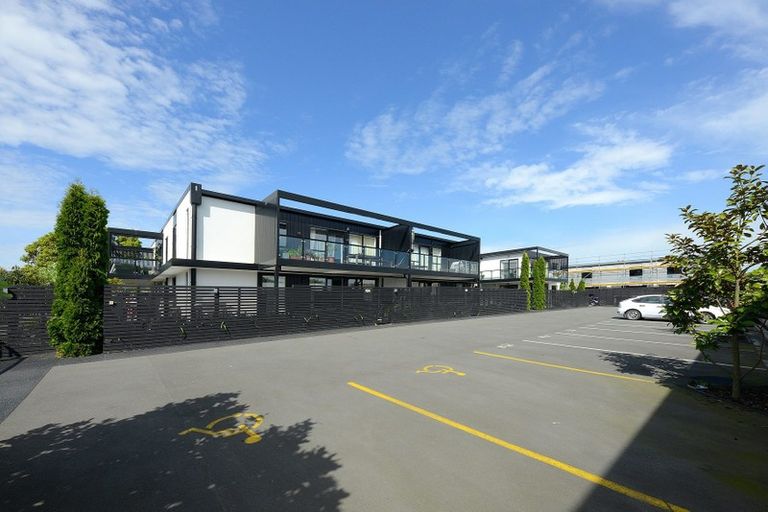 Photo of property in 4/275 Kilmore Street, Christchurch Central, Christchurch, 8011