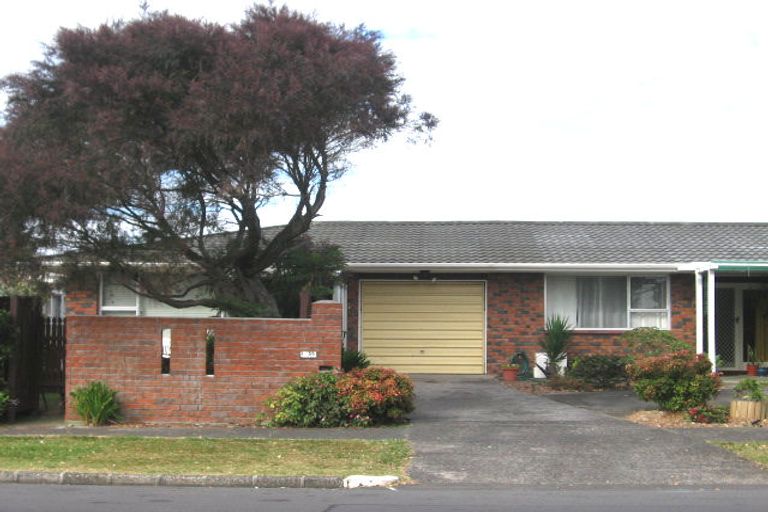 Photo of property in 2/35 Lynwood Road, New Lynn, Auckland, 0600