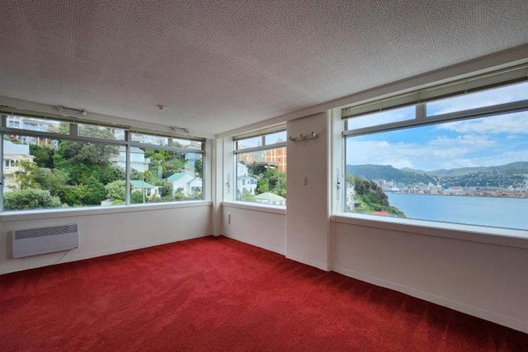 Photo of property in Jerningham Apartments, 20 Oriental Terrace, Oriental Bay, Wellington, 6011