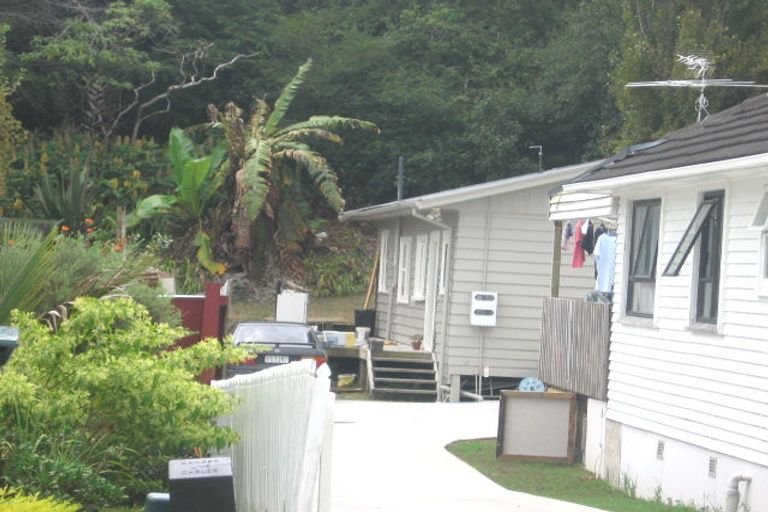 Photo of property in 1/27 Peach Road, Glenfield, Auckland, 0629