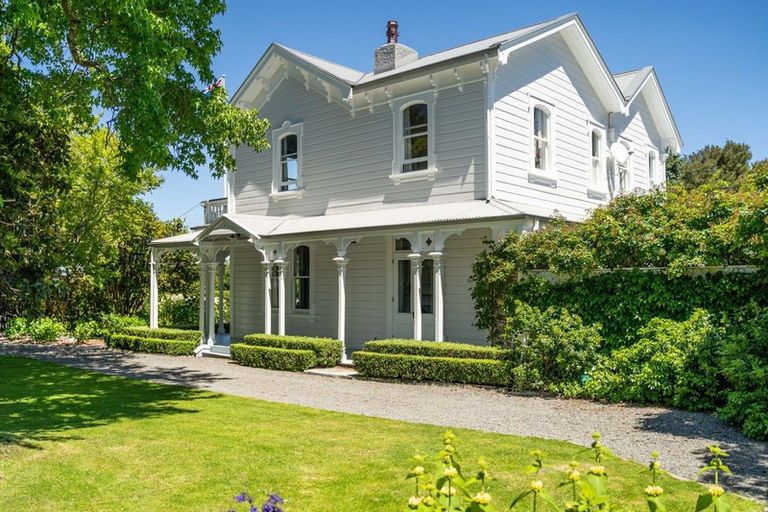 Photo of property in 17 Johnston Street, Featherston, 5710