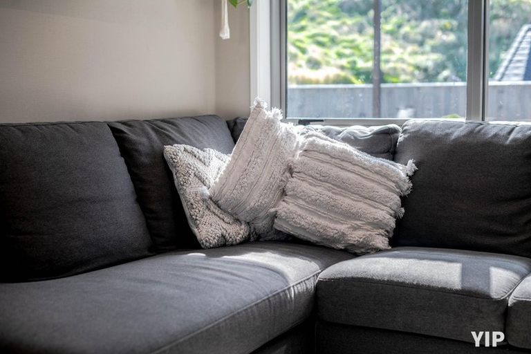 Photo of property in 21 Bickerton Rise, Churton Park, Wellington, 6037