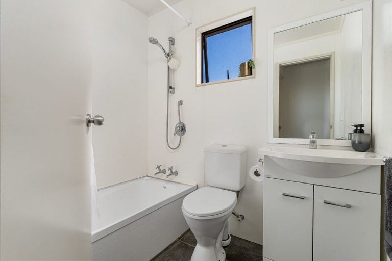 Photo of property in 12 Lavender Close, Spotswood, New Plymouth, 4310