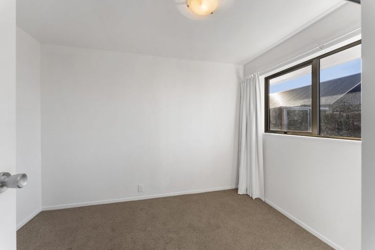 Photo of property in 2/49 Sarabande Avenue, Redwood, Christchurch, 8051