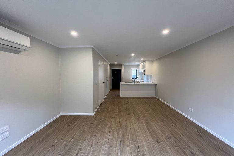 Photo of property in 2/125b Metcalfe Road, Ranui, Auckland, 0612