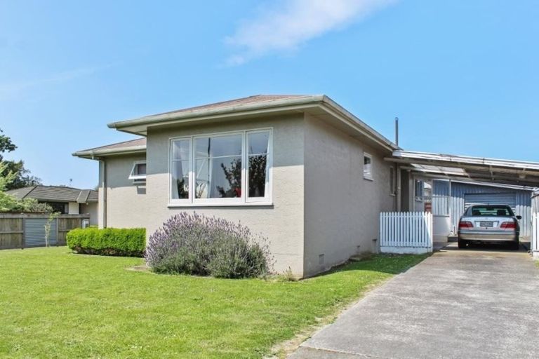 Photo of property in 2 Tern Place, Hokowhitu, Palmerston North, 4410
