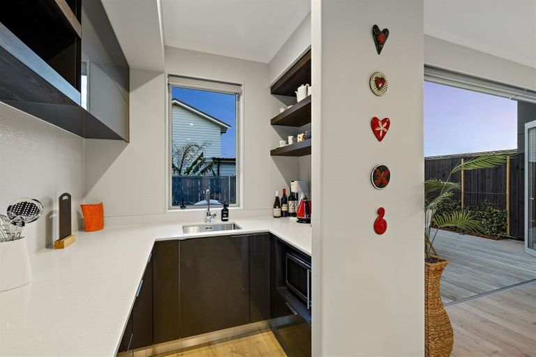 Photo of property in 19 Spotted Dove Road, Hobsonville, Auckland, 0616