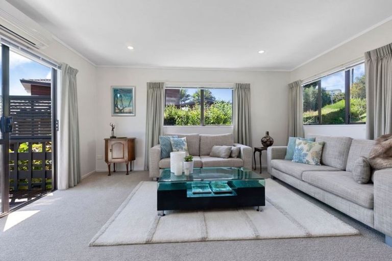 Photo of property in 2/39 Browns Bay Road, Browns Bay, Auckland, 0630