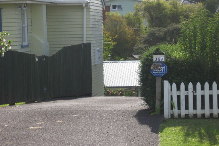 Photo of property in 36a Fairmount Road, Titirangi, Auckland, 0604